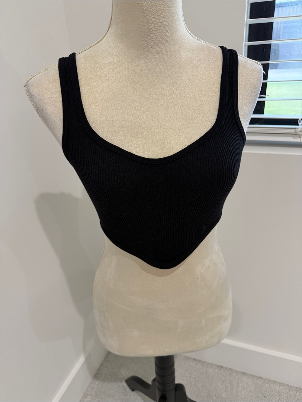 Zara Black Ribbed V-Hem Crop Tank